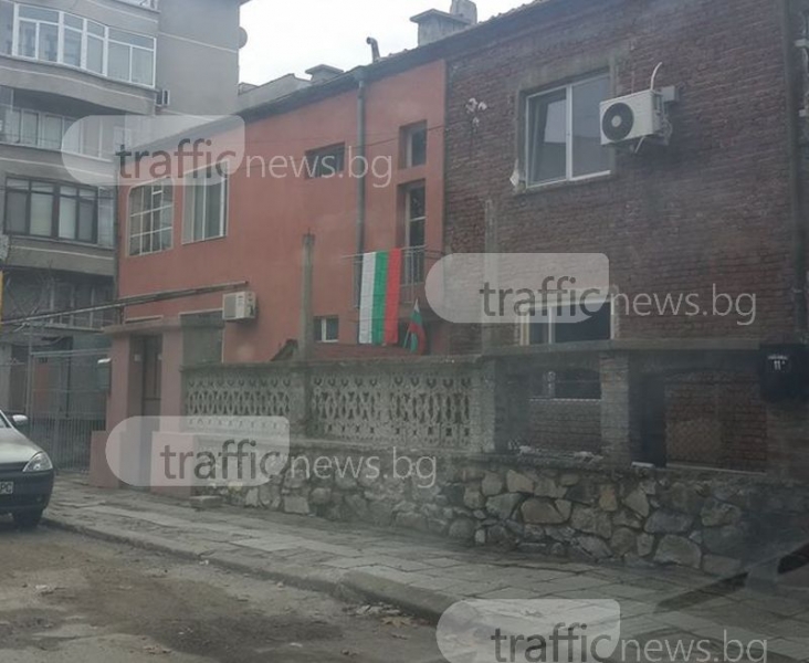 Пловдив се събуди в бяло, зелено и червено! Трибагреник се вее от почти всяка тераса СНИМКИ