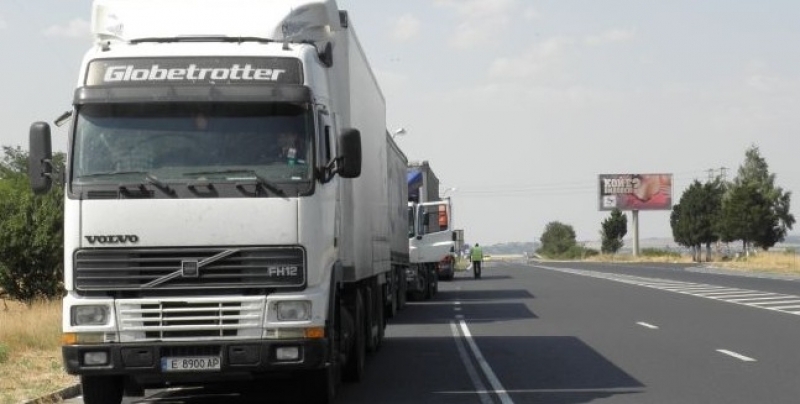 Голямото завръщане започва, забраняват камионите по най-натоварените пътища