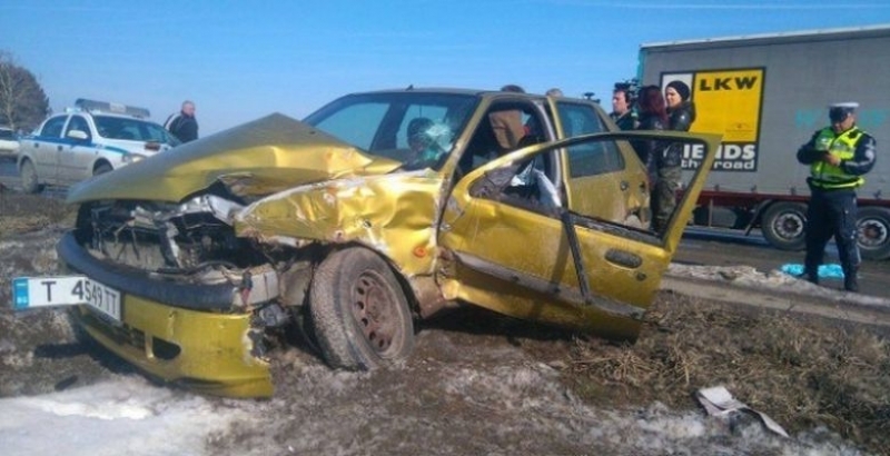 Петима души загинаха в катастрофи през последния ден