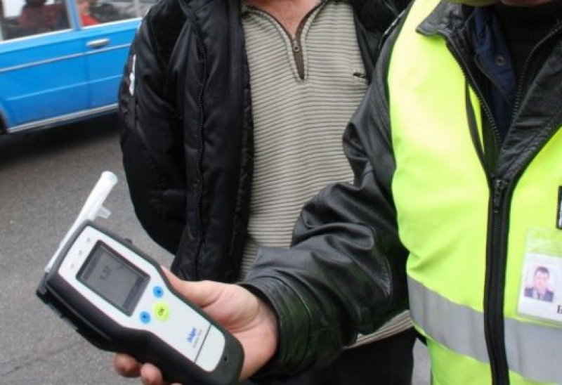 Шофьор от Раковски опита да постави рекорд с дрегера