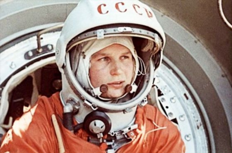 Легендарната Валентина Терешкова стана на 80 години. Путин я награди СНИМКА