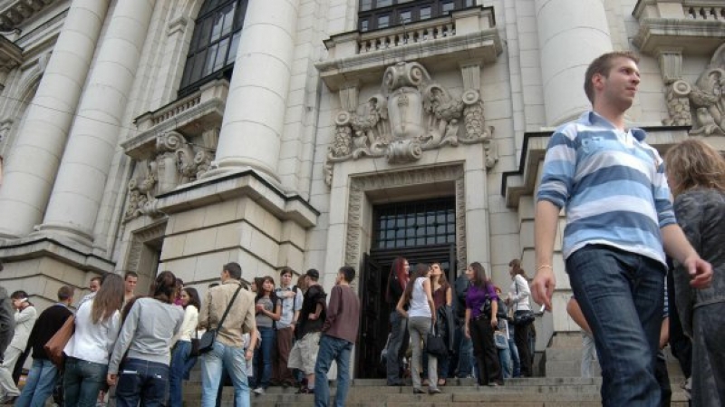 Таксите в почти всички големи университети у нас скачат