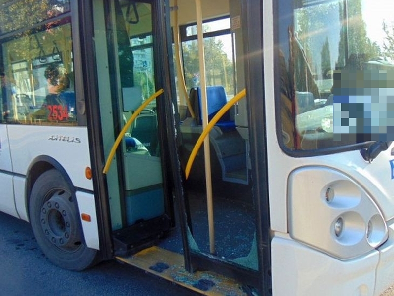 Пловдивчанка пострада при падане в автобус, шофьорът тръгнал рязко