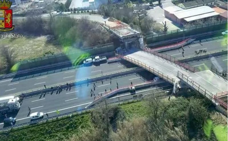 Мост се срути върху магистрала в Италия, има загинали ВИДЕО
