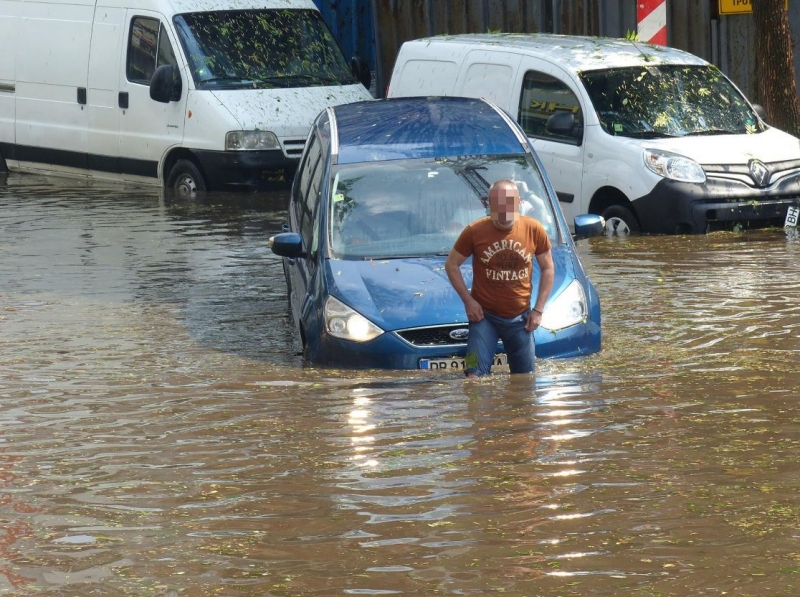 Идват порои! Обявиха жълт код за интензивни валежи в половин България