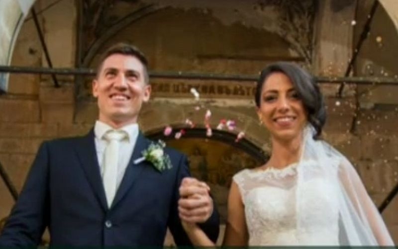 Младоженци се отказаха от цветя на сватбата си, за да помогнат на храм на 60 км от Пловдив