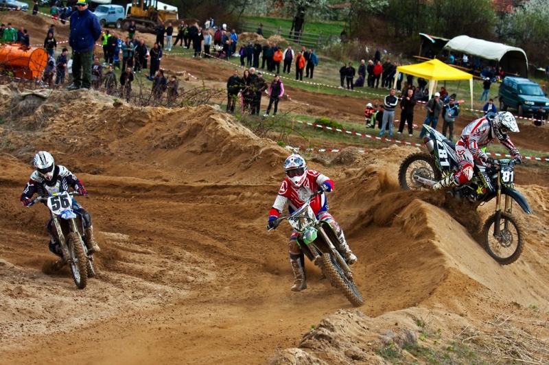 4 кросови мотора изчезнаха от сервиз в Карлово