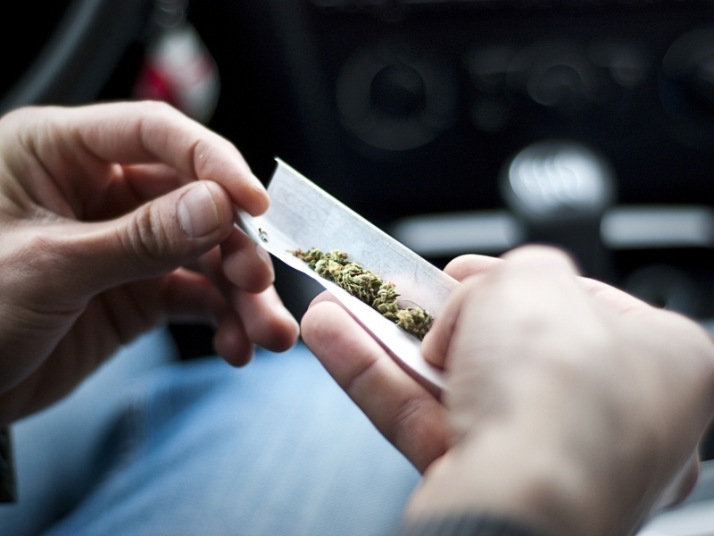 Спипаха 28-годишен от Раковски с дрога, друг шпори из града на амфетамини