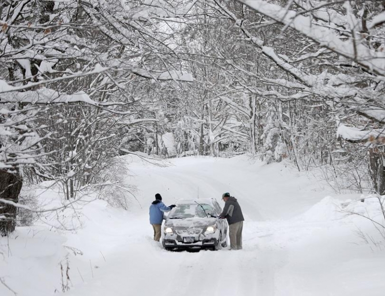 Трима души са загинали при снежната буря в САЩ