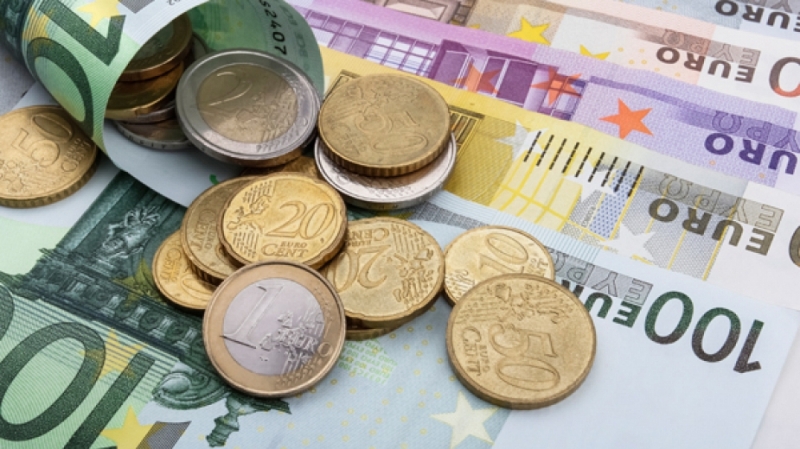 Полша не иска евро засега, отлага решението с 10 години