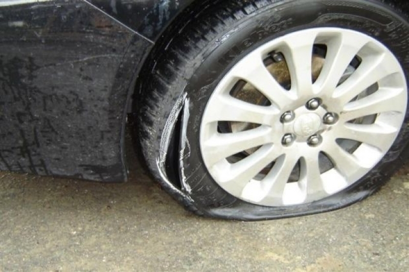 Срязаха гумите на 29-годишен асеновградчанин