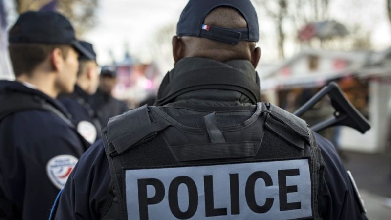 Взрив на писмо бомба в Париж, мъж е ранен