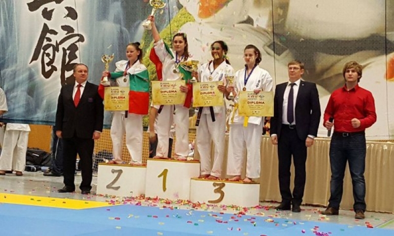 Родните каратеки спечелиха 5 златни медала на Европейското