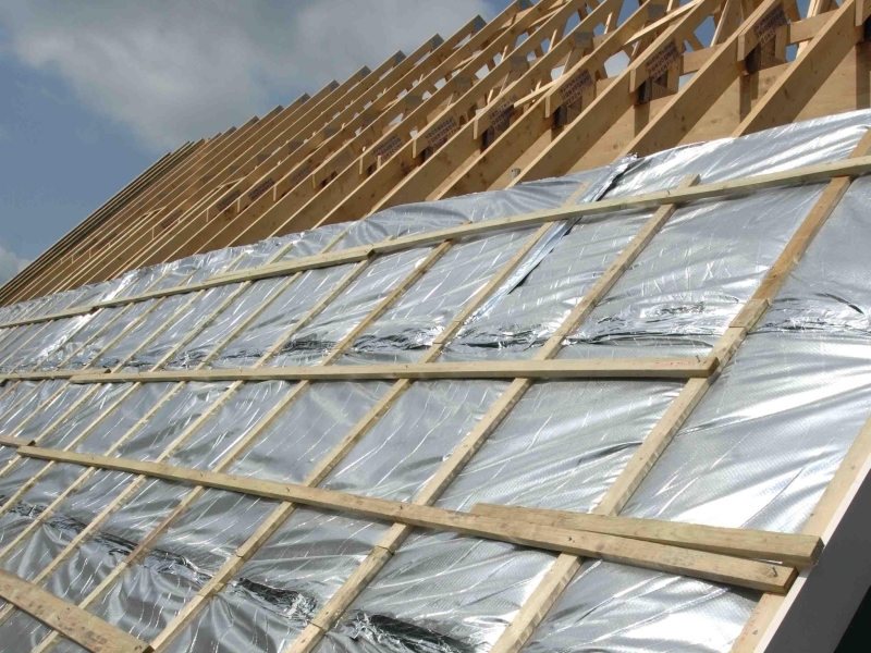 Криминално проявени роми опитаха да измамят пловдивчанин... с изолация за покрив