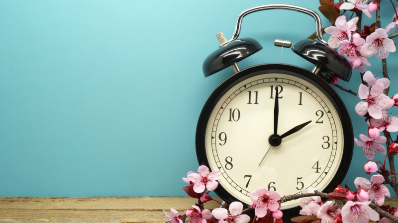 Тази нощ местим стрелките на часовника