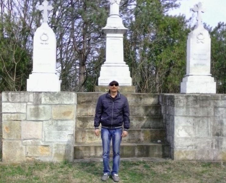 Да помогнем на Анатолий - мъжа, който се е клел, че ще защитава всяка жена в България