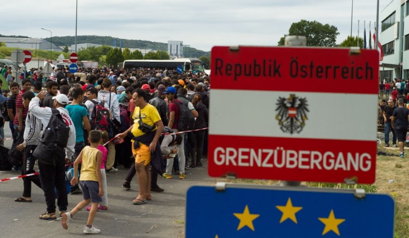 И Австрия спира да приема мигранти, къса споразумението с ЕС