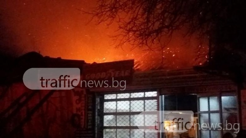 Селскостопанска постройка изгоря до основи, щетите са за над 10 хиляди