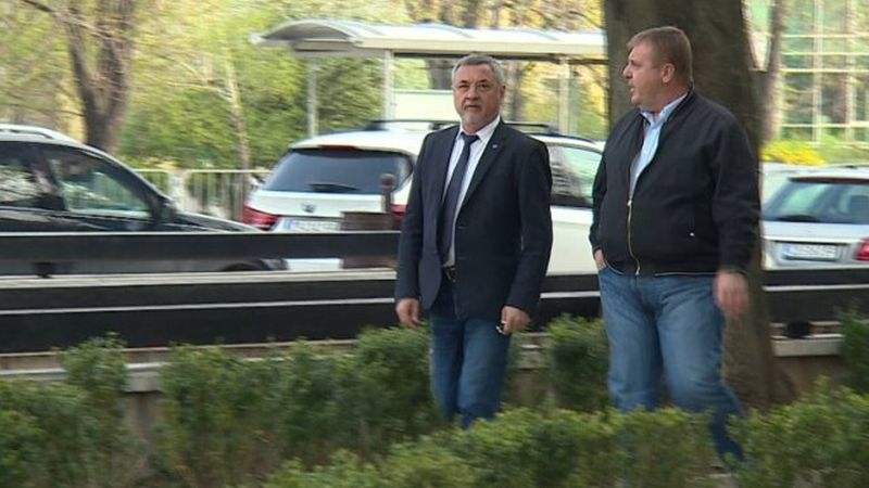 Трима патриоти на крак при Борисов