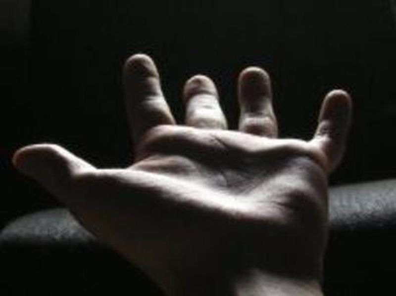 Потресаваща гледка! Майка експлоатира 4-годишното си детенце да проси ВИДЕО