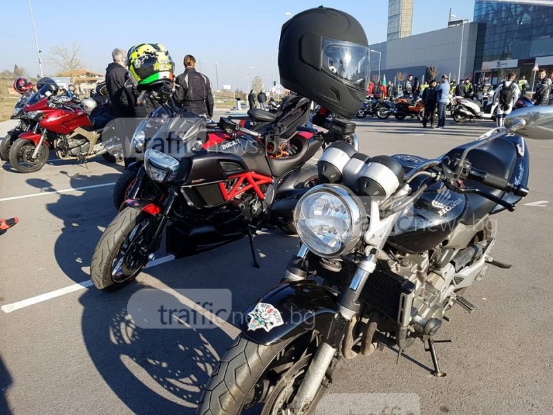 С мощни мотори и много шум откриха Мотосезон 2017 СНИМКИ