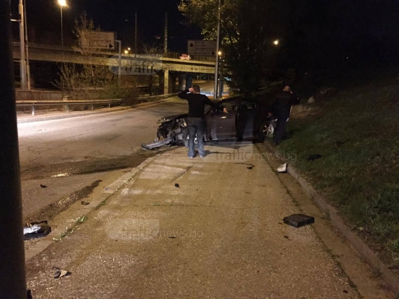 Пиян шофьор катастрофира в Пловдив след любовна драма СНИМКИ