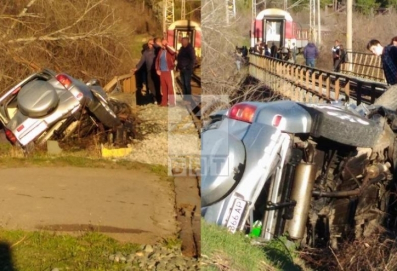 Шофьорът на колата, блъсната от влак, е загинал намясто!