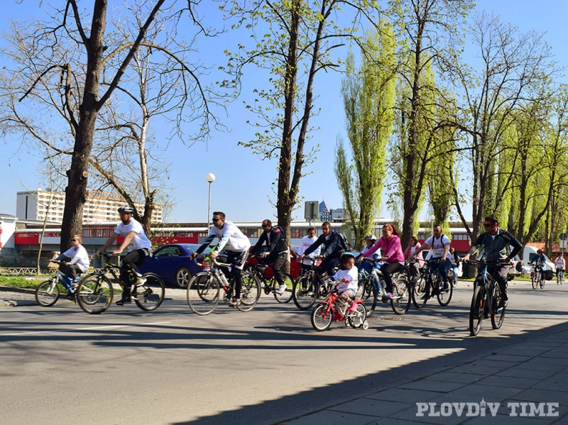 Пловдив е столица на велосипедите! Хилядно велошествие заля града СНИМКИ