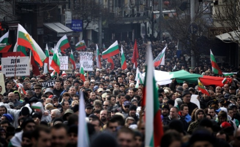 Първи протести след изборите за парламент заради поскъпването на тока, водата и парното