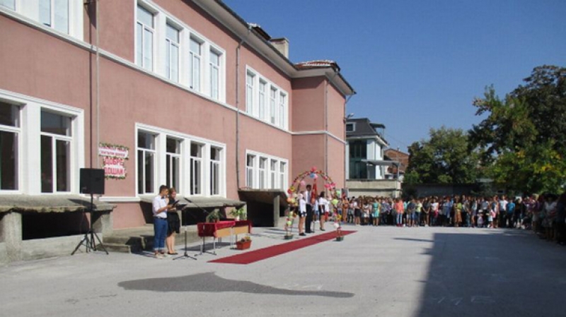 Проверка установи нарушения в Математическата гимназия в Пазарджик