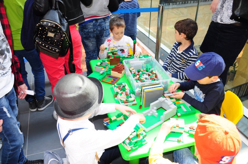 В Мол Марково тепе ви връщат в детството! Проведоха се първите състезания и лего игри СНИМКИ