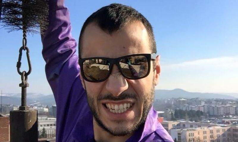 Юрист коминочистач във Facebook: Търся баба под наем!