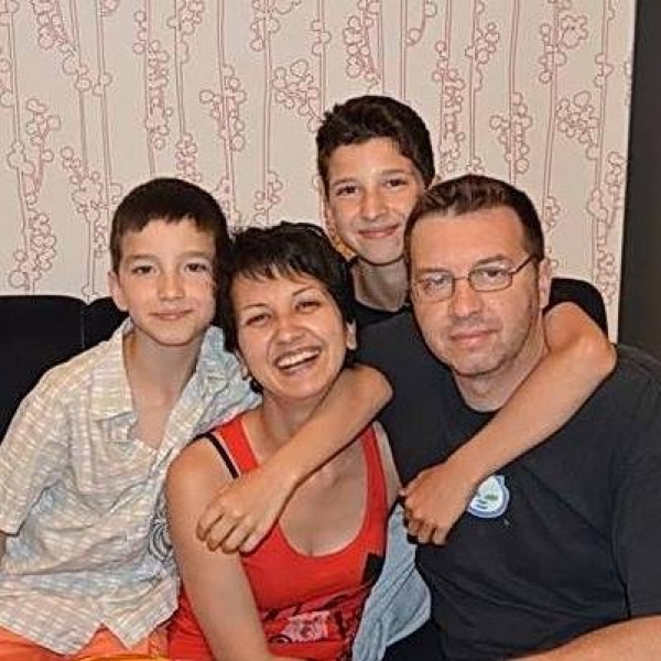 Жената с най-заразителната усмивка се бори за живота си! В България отказват операция! СНИМКИ