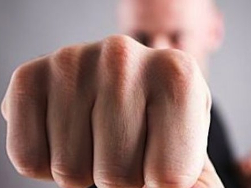 Тийнейджър преби свой връстник в Асеновград