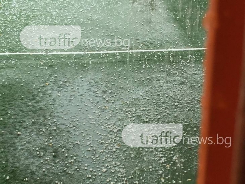 Лудо време през април: Градушка, дъжд и сняг се изсипват в Смолянско