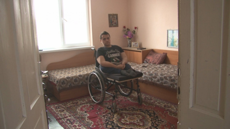 Да помогнем на Стъкленото момче Йосиф да се зарадва на пролетта СНИМКИ