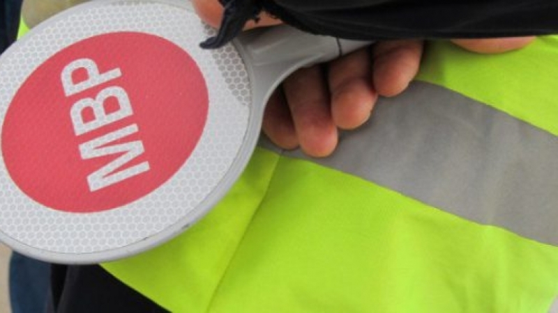 Пипнаха 32-годишен, тръгнал да гази полицаи