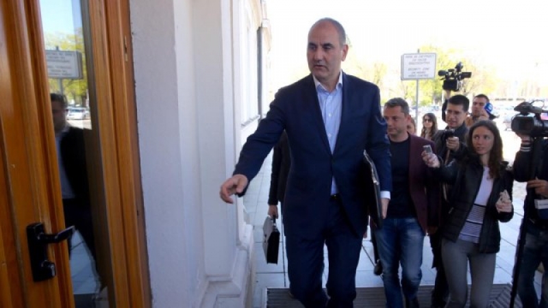 Продължават преговорите между ГЕРБ и Патриотите, до края на седмицата ще има яснота