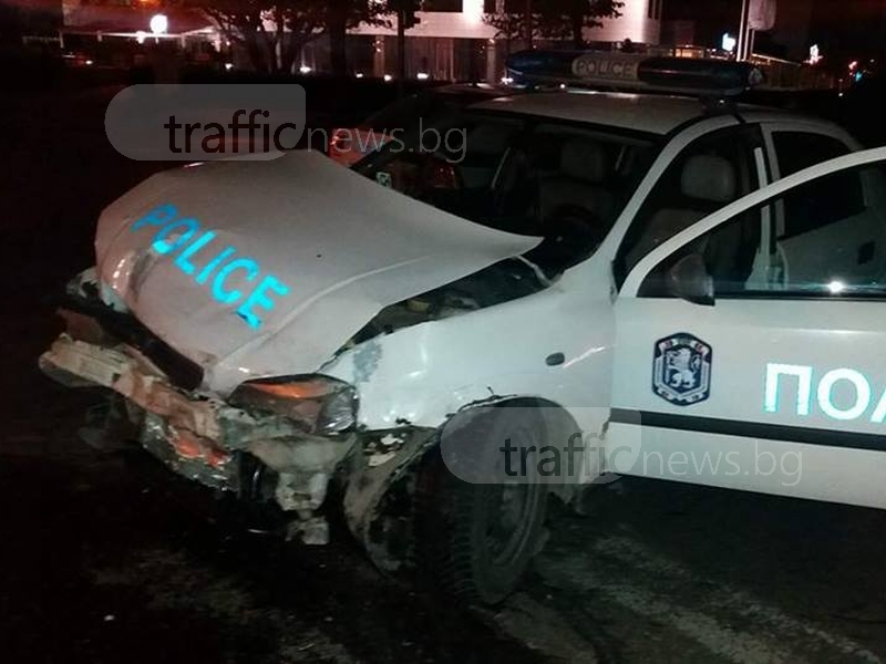 Очевидка разкри кой е виновен за инцидента с потрошена патрулка в Пловдив СНИМКИ