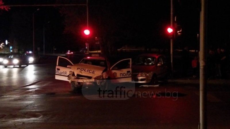 Помляната патрулка бързала по сигнал за тежко престъпление