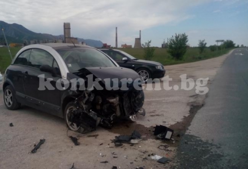 На косъм от взрив! Тир отнесе ситроен, той нацели един от резервоарите му