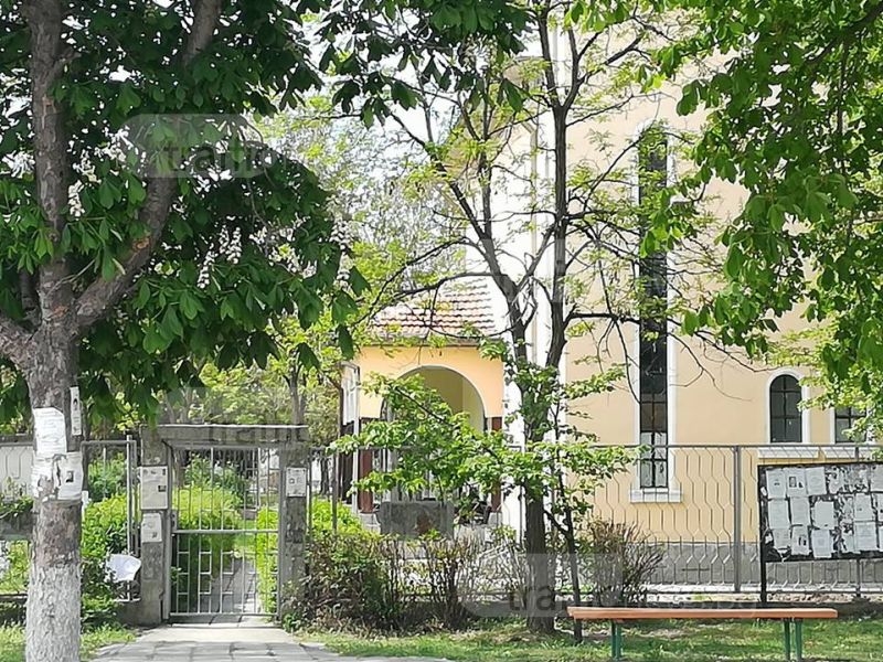 Жителите на пловдивско село посрещнаха Великден без църква СНИМКА