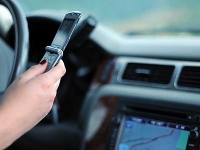 90 процента от шофьорите ползват телефон зад волана
