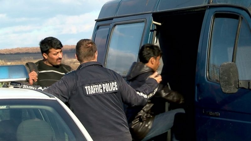 Мигранти се напъхаха в ремарке на камион, заловиха ги в Пазарджик