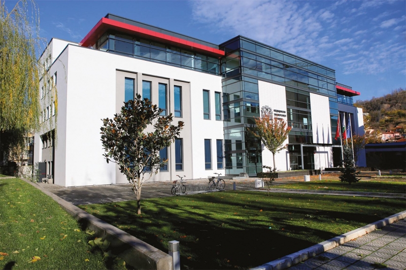 111 магистър-фармацевти се дипломират във Факултета по фармация на МУ-Пловдив