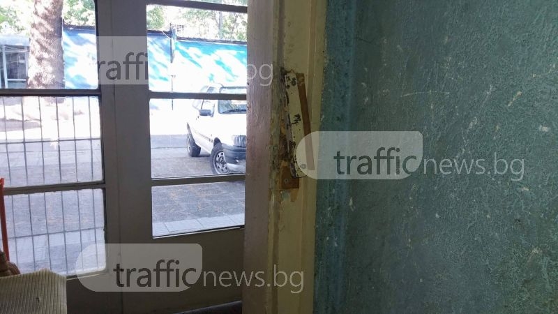 Крадци разбиха избите на пловдивска улица СНИМКИ