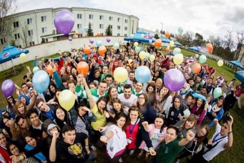 Млади лидери показват днес в ПУ как екипната работа се превръща в действие