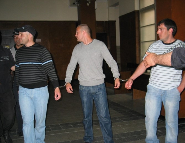 22-ма престъпници, осъдени до живот, са в килии 