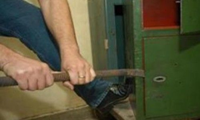 Бандит разби каса в Пловдивско, открадна 30 бона