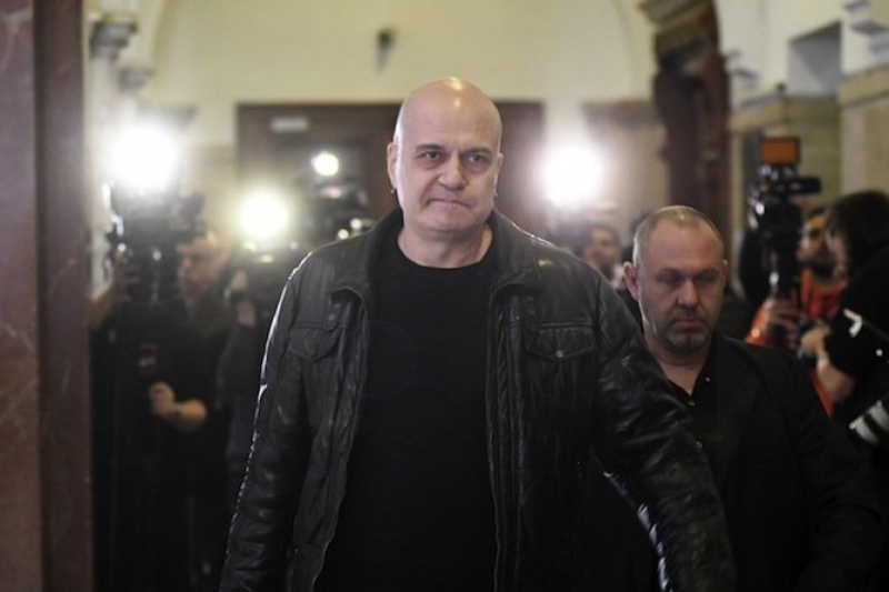 Слави Трифонов: Отивам да търся правата си пред парламента! Шепа хора се имат за богоизбрани